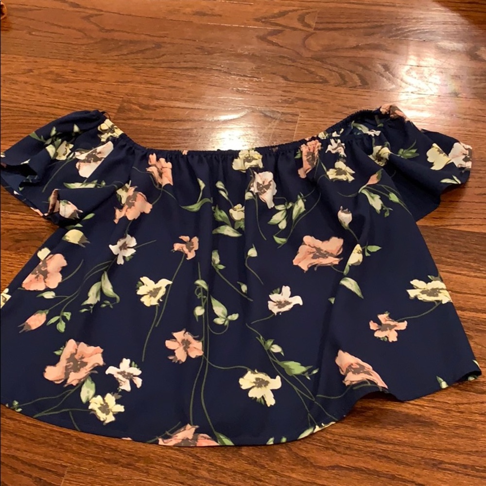 Blue floral of the shoulder top
